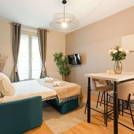 - Premium Family Near Metro Párizs