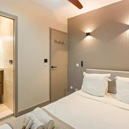 - Premium Family Near Metro Apartman *