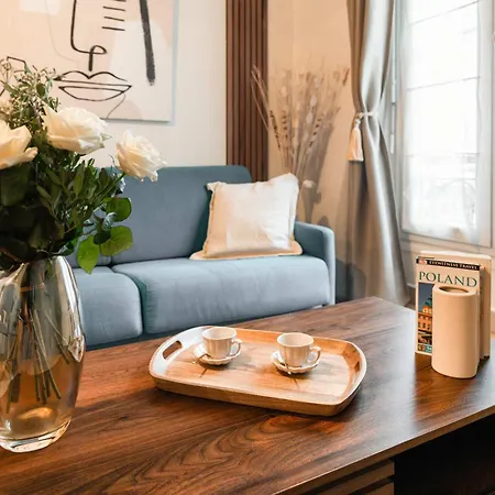 - Premium Family Near Metro Apartman *