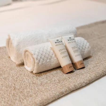 - Premium Family Near Metro