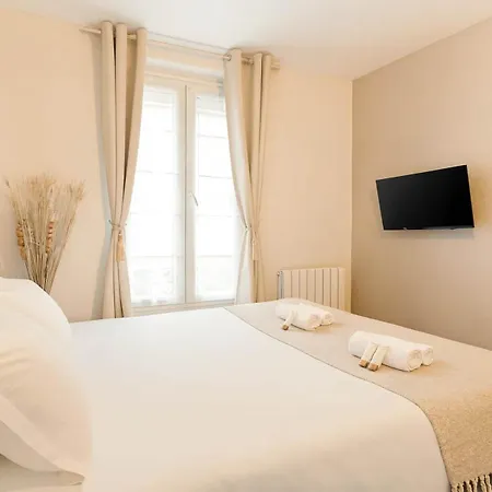 - Premium Family Near Metro