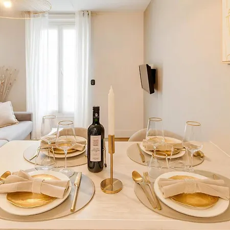 - Premium Family Near Metro