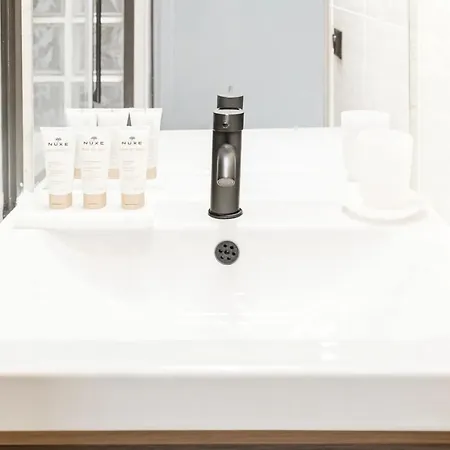 - Premium Family Near Metro Апартаменты *