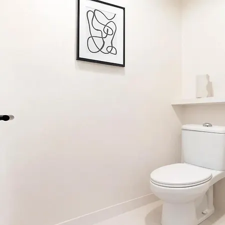 - Premium Family Near Metro Апартаменты